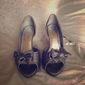 Michaelanglo  Grey open toe heels